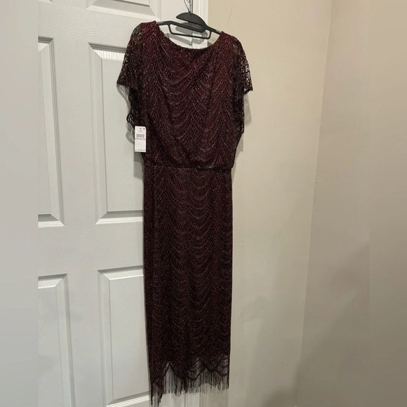 SLNY
Fringe Hem Crochet
Blouson Long Dress in fig color size 6 - Picture 7 of 11